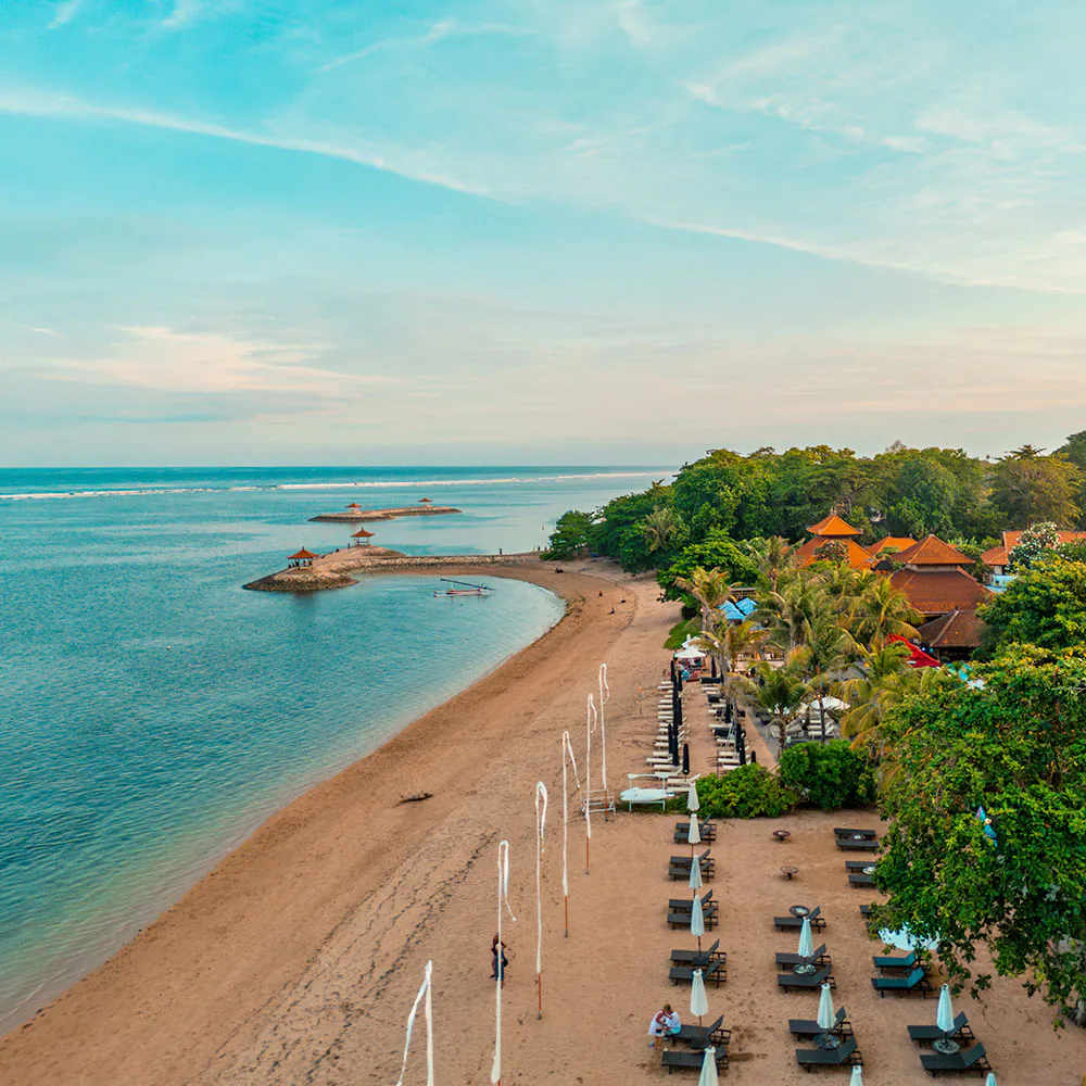 Sanur Beach, photographed at Tanjung Sari Hotel